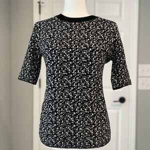 NWOT Tahari Black and White Fitted Short Sleeve Crew Neck T-Shirt